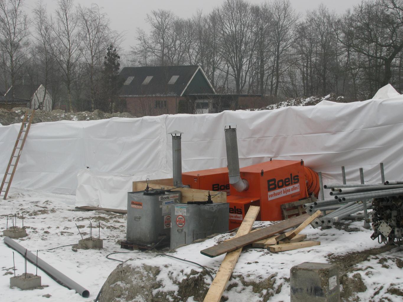 Voorbeeld van het verwarmen van een tochtvrije ruimte. Voorbeeld van het verwarmen van een tochtvrije ruimte.